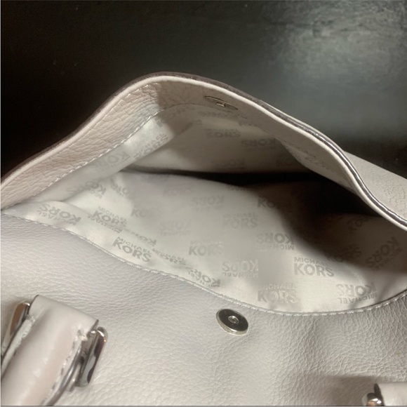 MiChaEl KoRs PebBle leaTHer t0tE hAnDbaG - Picture 7 of 13